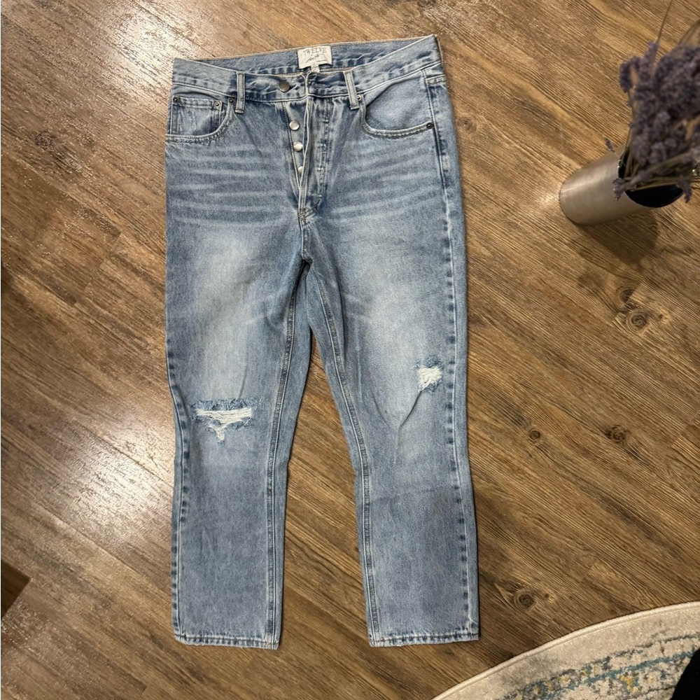 NWOT Distressed straight leg jeans